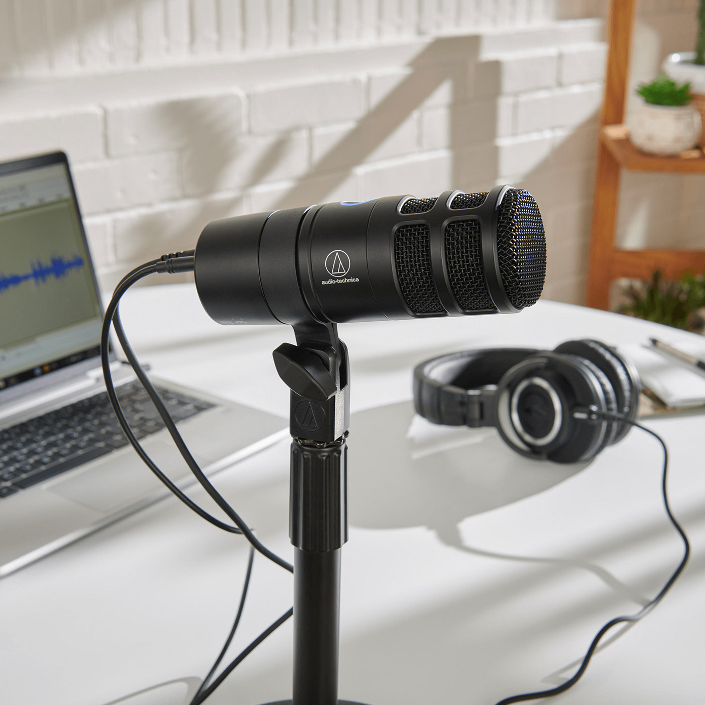 Audio-Technica AT2040USB Microphone + AT8700 Boom Arm + PRO5X