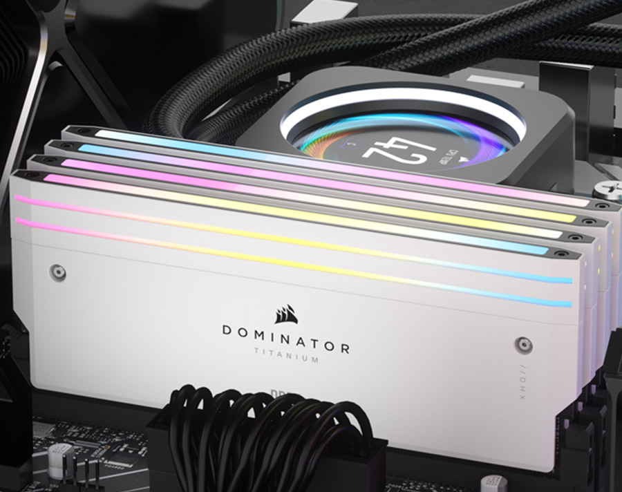 Corsair 32GB (2x16GB) CMP32GX5M2X6600C32W Dominator Titanium RGB
