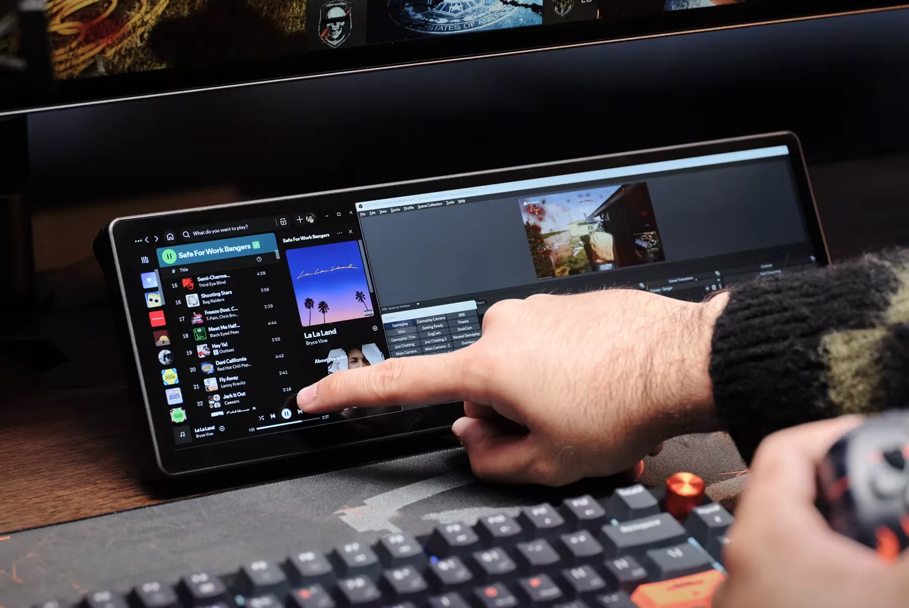 Corsair XENEON EDGE 14.5