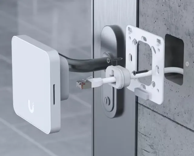Compact and Versatile Access Reader